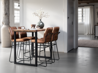 Bartafel Cavallo - 150x80cm - rechthoek - teakhout - met onze barkrukken Zaffari Industriële bartafel met warme houtstructuur en minimalistisch onderstel