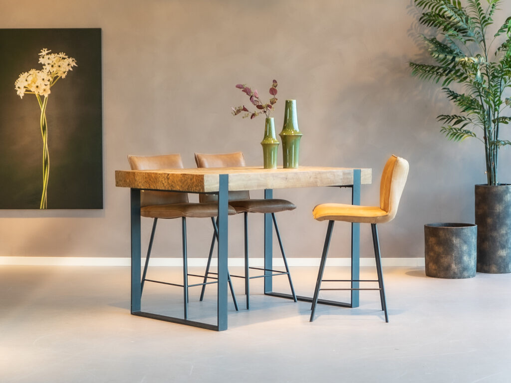 Bartafel Ferro - 150x80cm met onze Paluzzo barkrukken