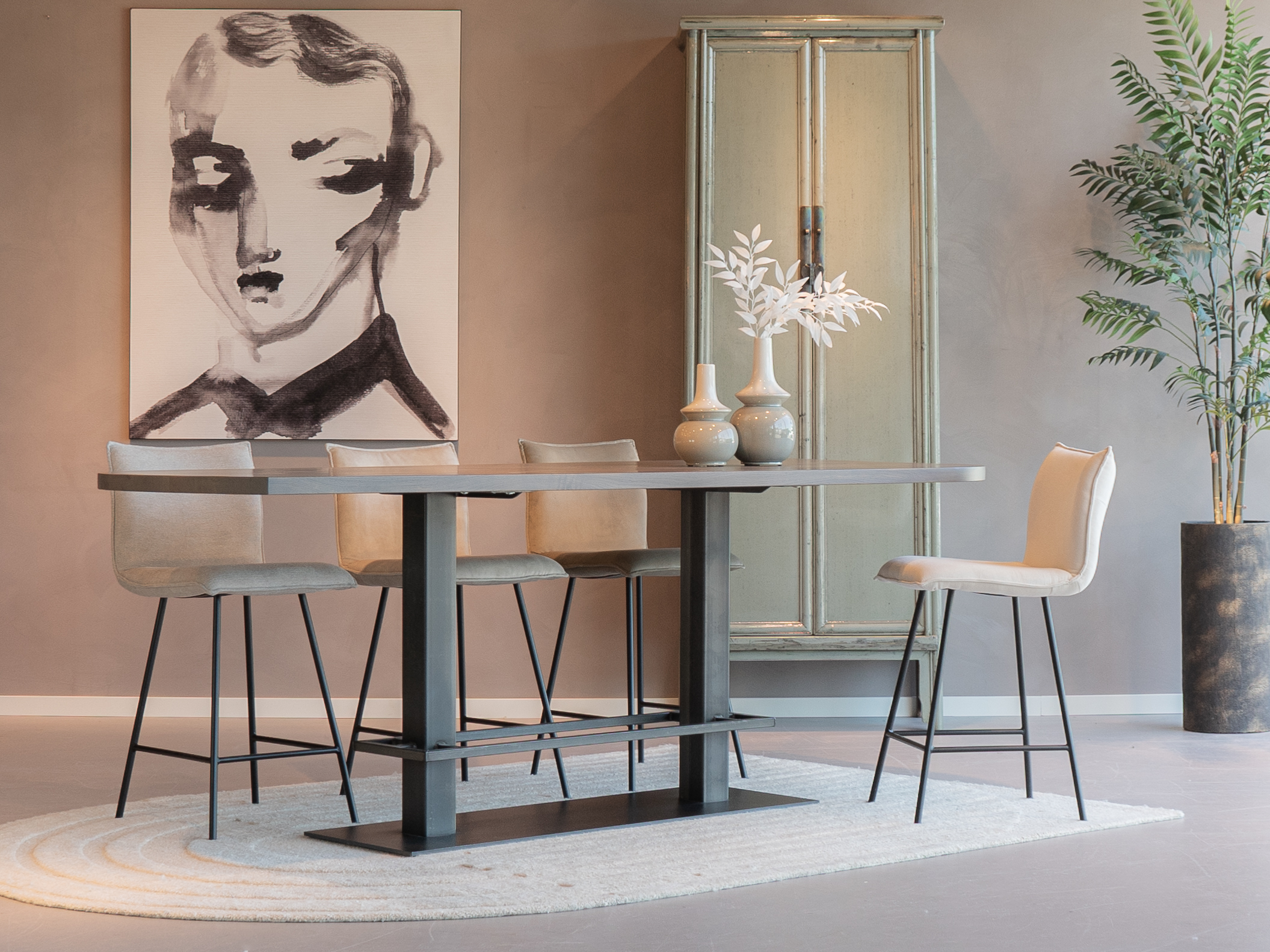 bartafel met hoogte 93cm massief eiken met donkerstaal onderstel