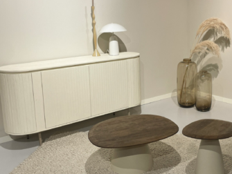 dressoir beige mangohout, voorzien van praktische opbergruimte en een verfijnde afwerking