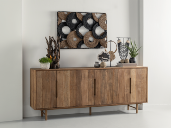 Massief teakhouten dressoir van 220 cm met zes deuren. Perfect voor een natuurlijke en georganiseerde woonruimte