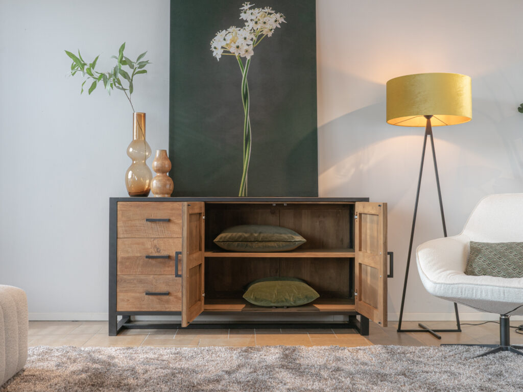 grote kast woonkamer