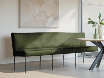 Luxe eetkamerbank in diepe groentint met ronde metalen onderstel