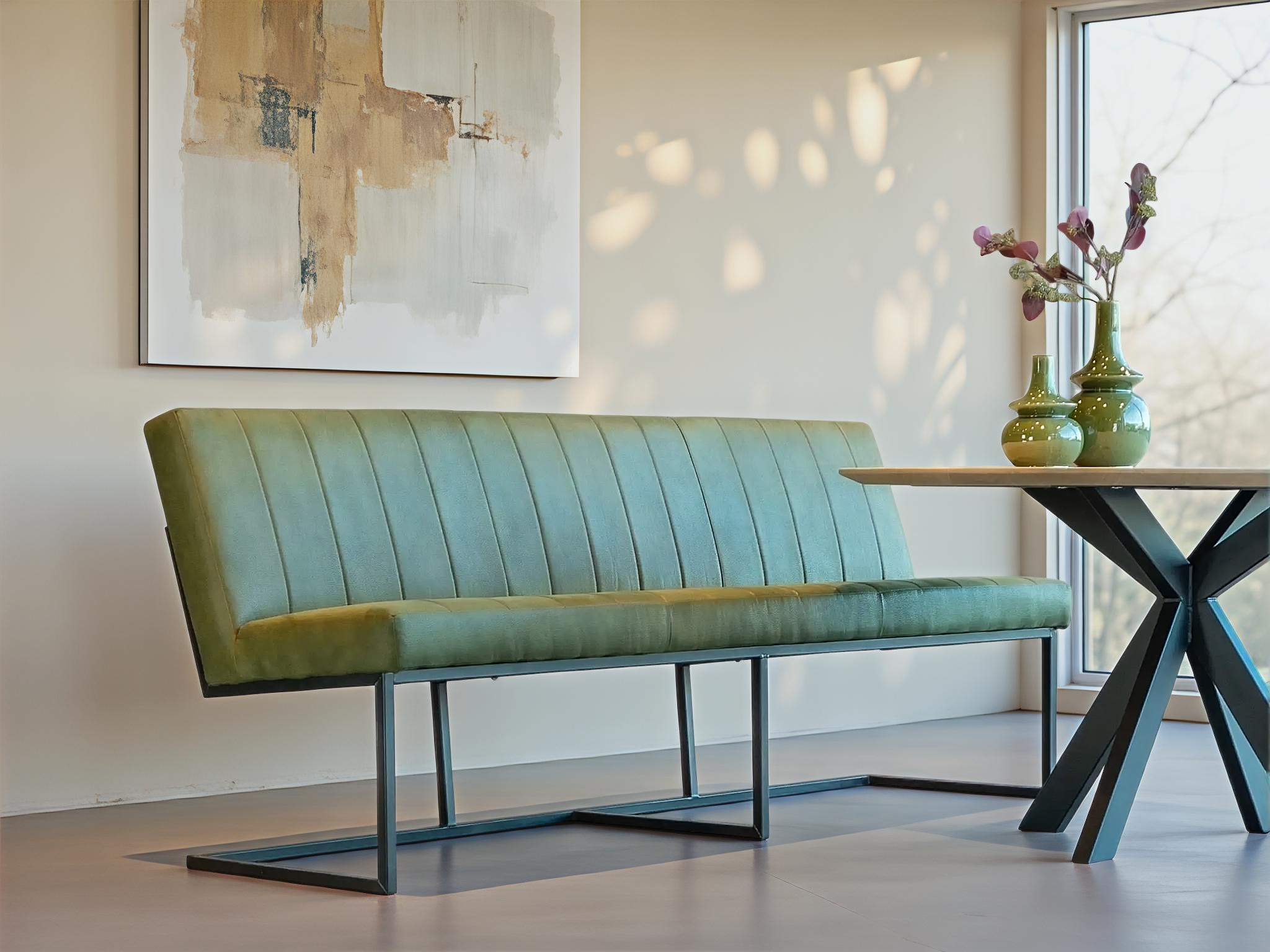 Lichtgroene eetkamerbank met verticale stiknaden