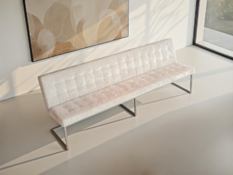 Elegante eetkamerbank in zachte stof voor een luxe uitstraling