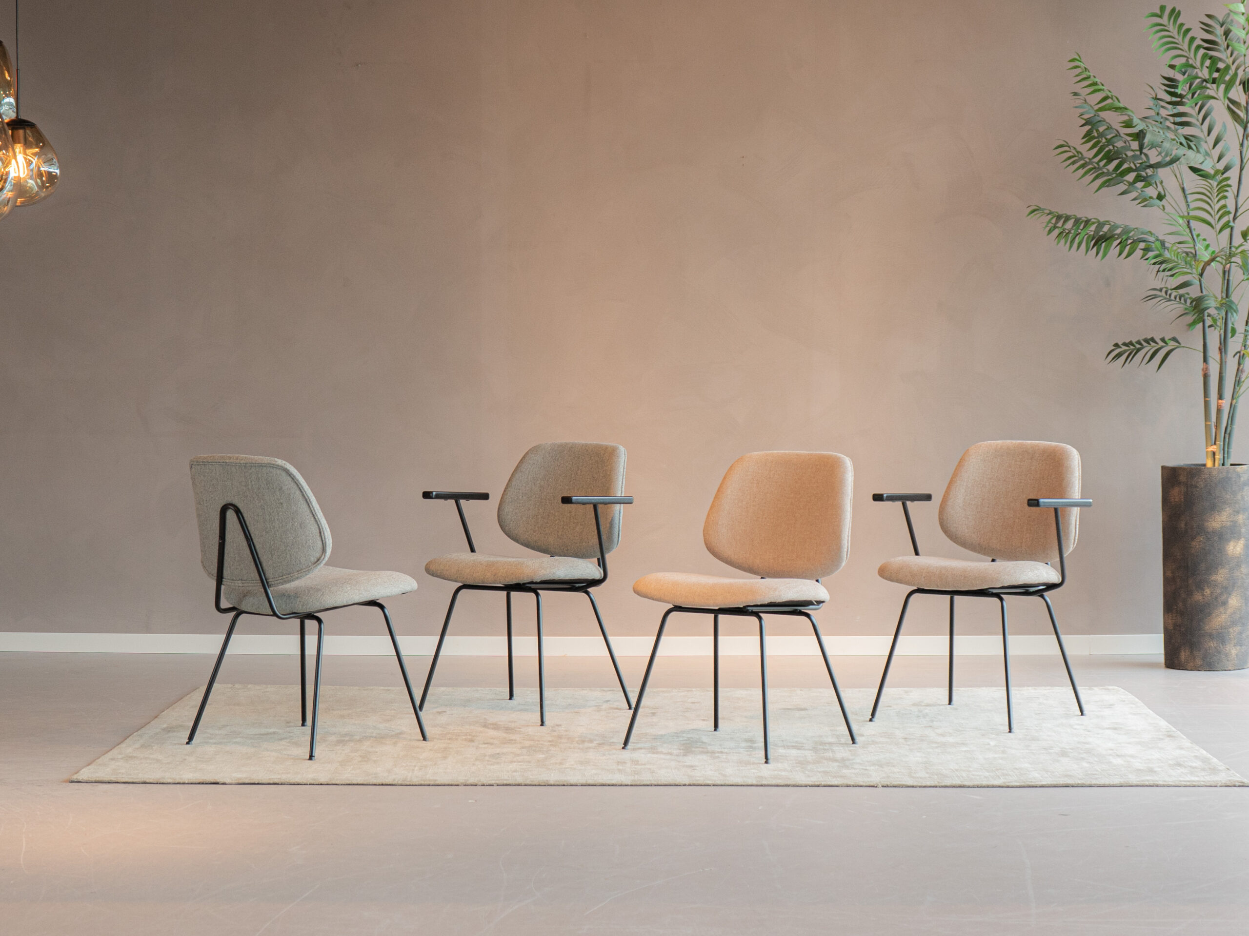 Zonder en met armleuning eetkamerstoelen