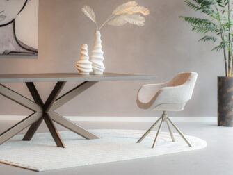 Luxe ronde beige eetkamerstoel met comfortabele zitting