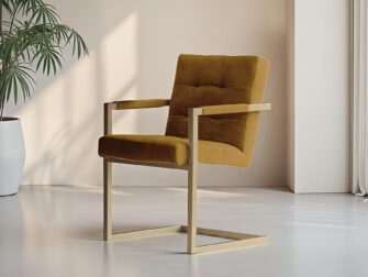 Mosterdgele eetkamerstoel met gekleurd frame