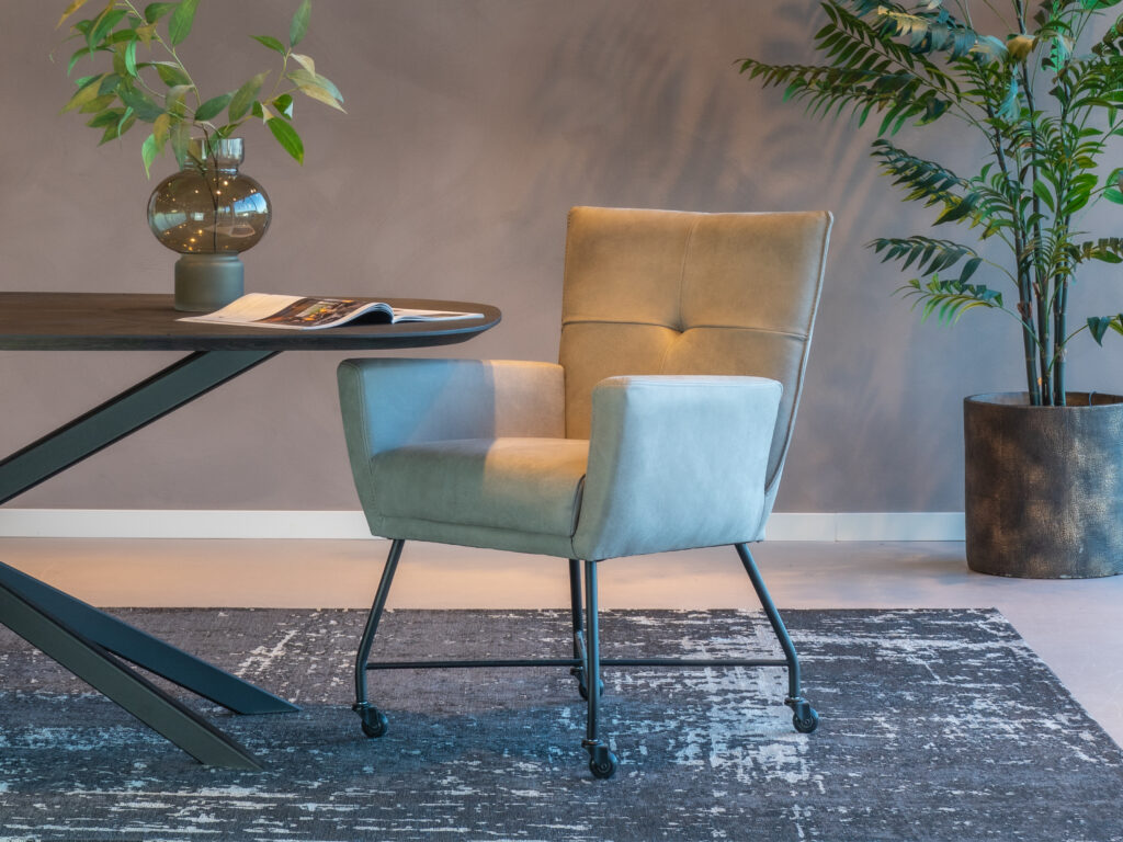 design eetkamerstoelen met wieltjes