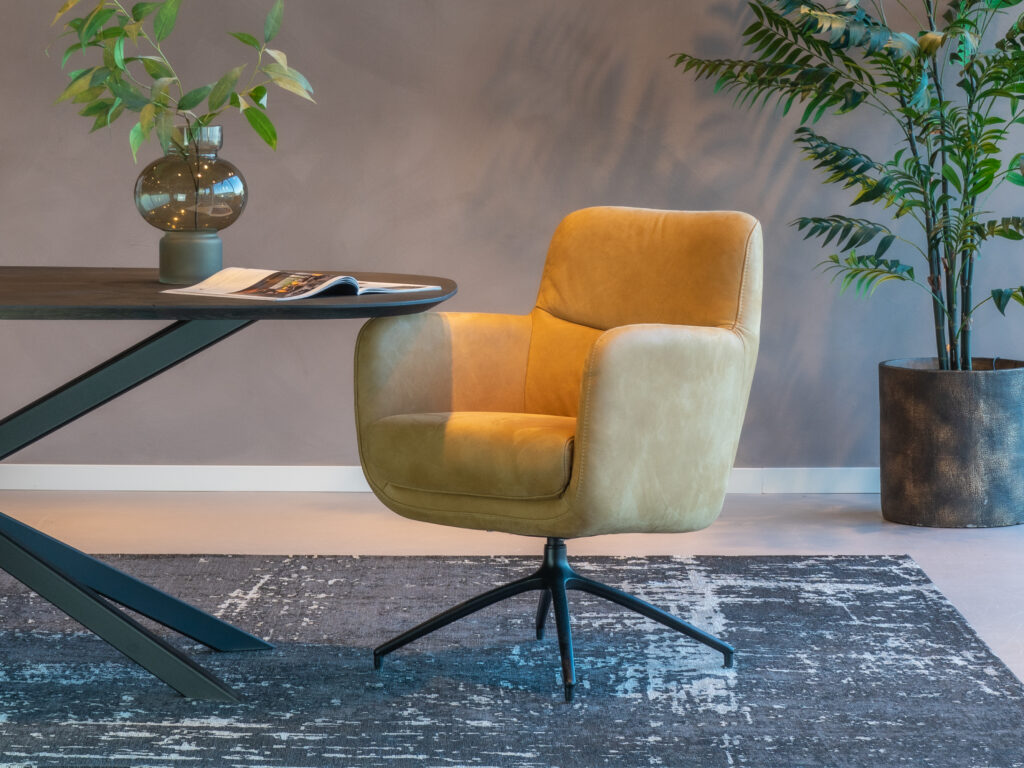 grote leren eetkamerstoelen