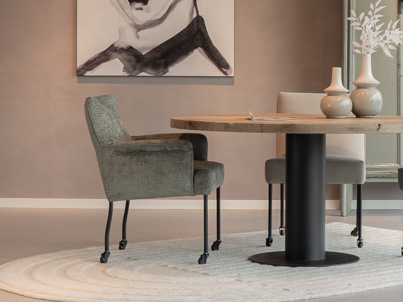 eetkamerstoelen met wielen in de kleur thyme