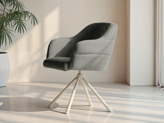 Stijlvolle grijze eetkamerstoel met beklede armleuningen en open draaivoet in licht metaal.