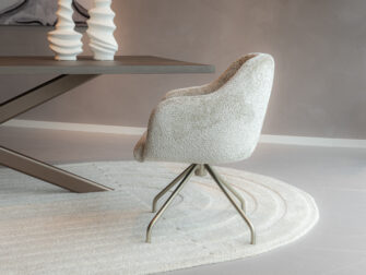 eetkamerstoel taupe armleuning