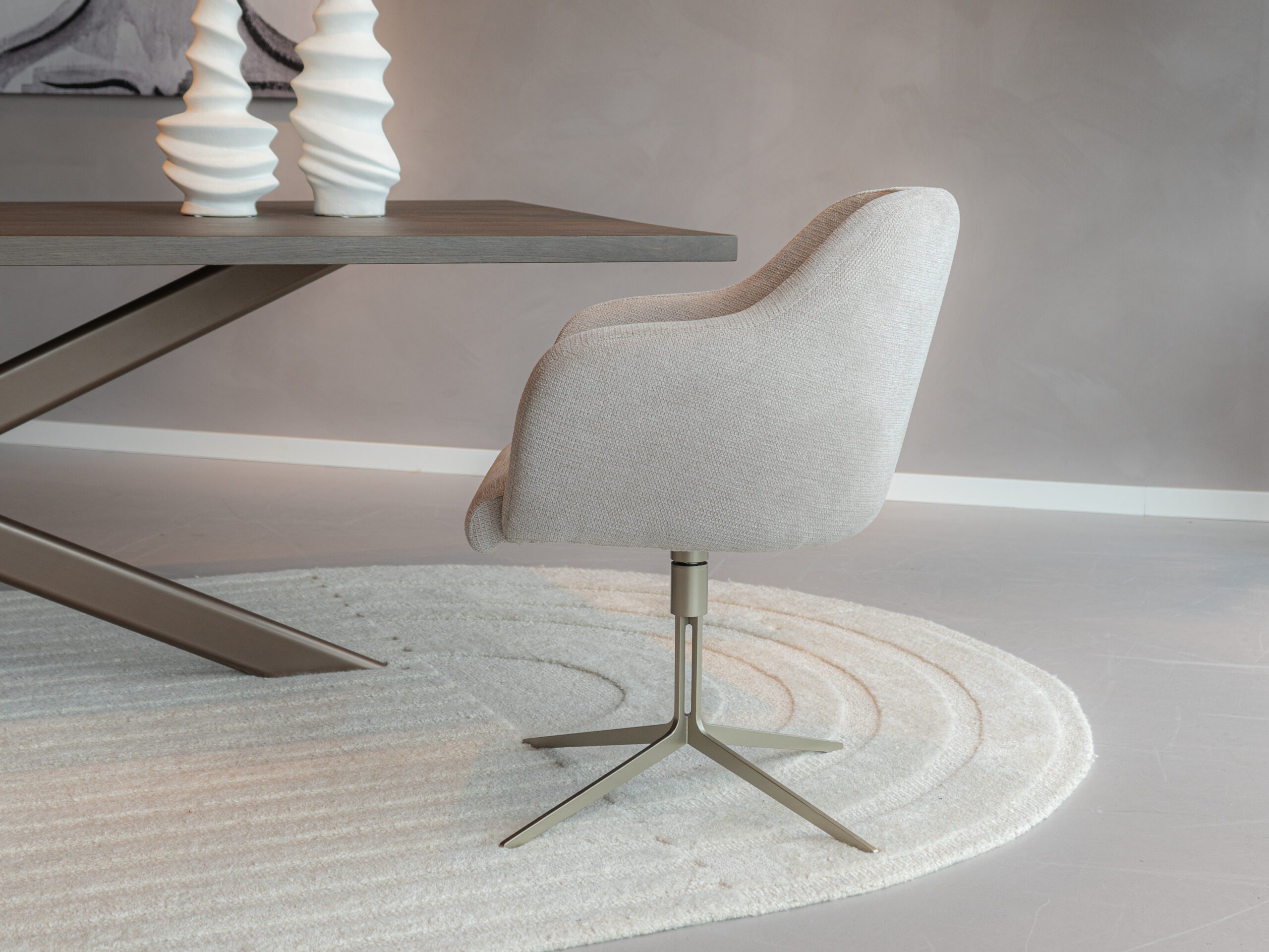 eetkamerstoelen met stalen poten