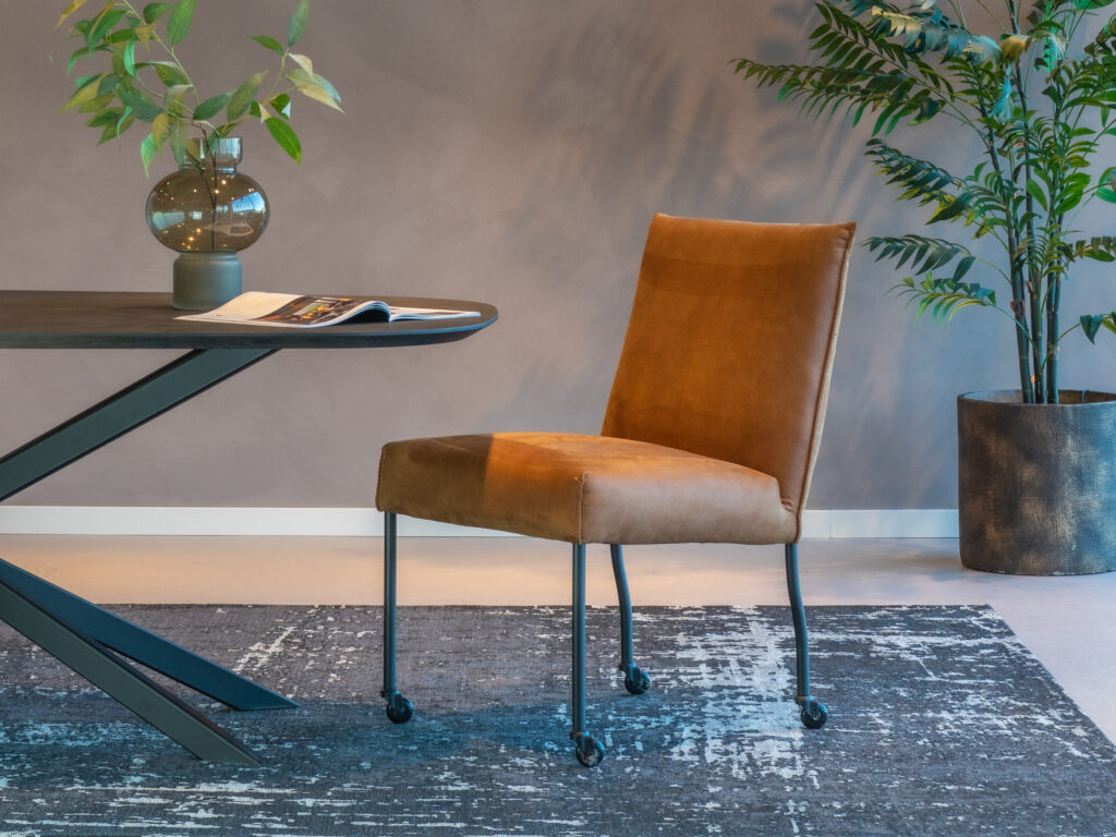 cognac leren eetkamerstoelen op wielen