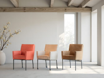 Eetkamerstoel Gigondas - kenia leer burgundy zonder wielen - kenia leer light grey met wielen - bull eco leder almond zonder wielen