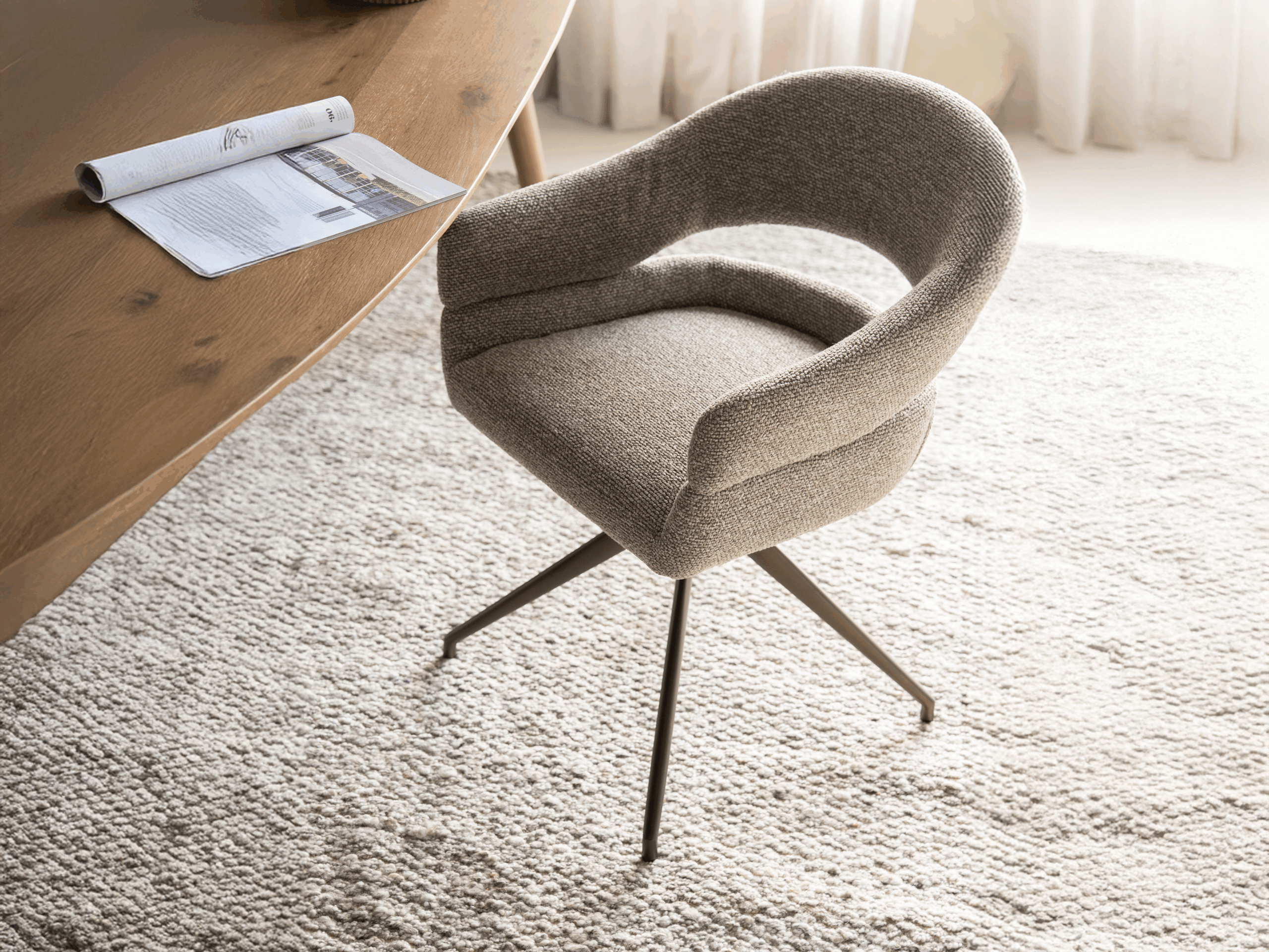 eetkamerstoel met open rug in ronde vorm