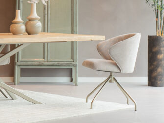 Eetkamerstoel Kayali - mito beige - onderstel a - metaalkleur champagne kuipstoel draaivoet met goud metaalkleur