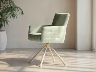 Landelijke eetkamerstoel met metalen frame