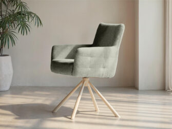 Eetkamerstoel met elegante armleuningen