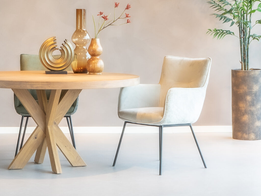 eetkamerstoelen velvet ecru kleur