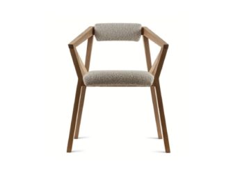 japandi stijl eetkamerstoel met hout frame