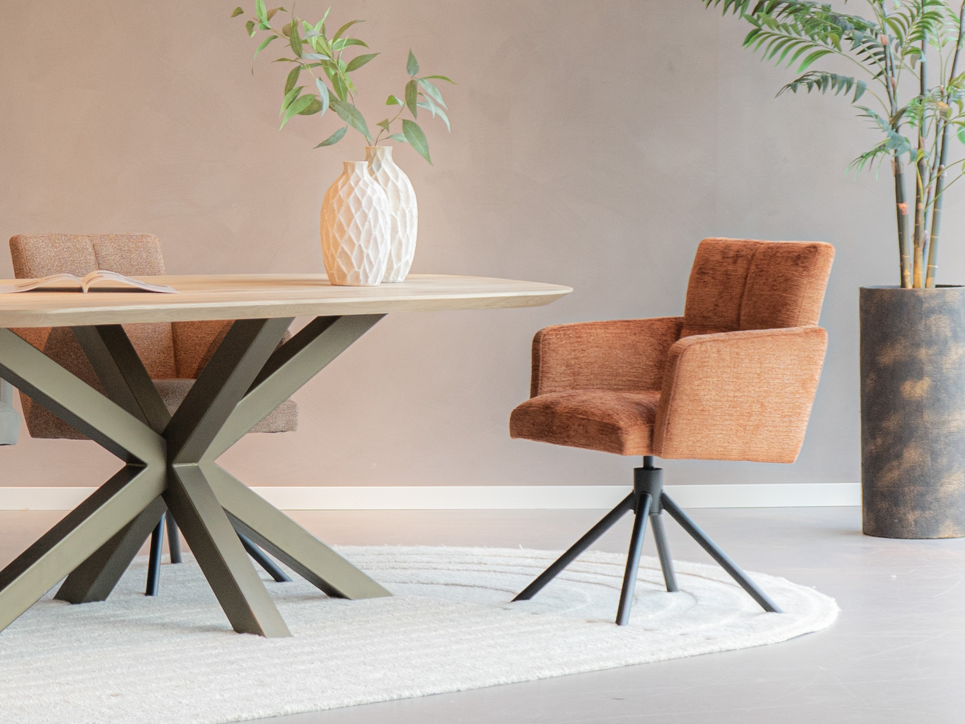 auto return eetkamerstoel in copper kleur