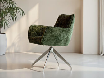 Luxe kuipstoel voor stijlvol dineren aan een ronde tafel