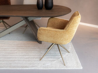 Eetkamerstoel Massimo - cloud gold - onderstel t - metaalkleur brons antiek eetkamerstoel in cloud stof en armleuningen