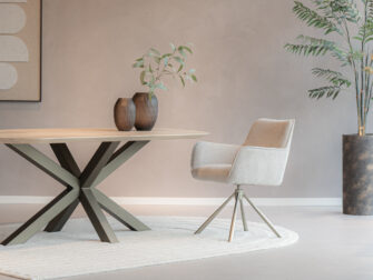 Eetkamerstoel Massimo - mito beige - onderstel c - metaalkleur champagne comfortabele eetkamerstoel met arm leuning