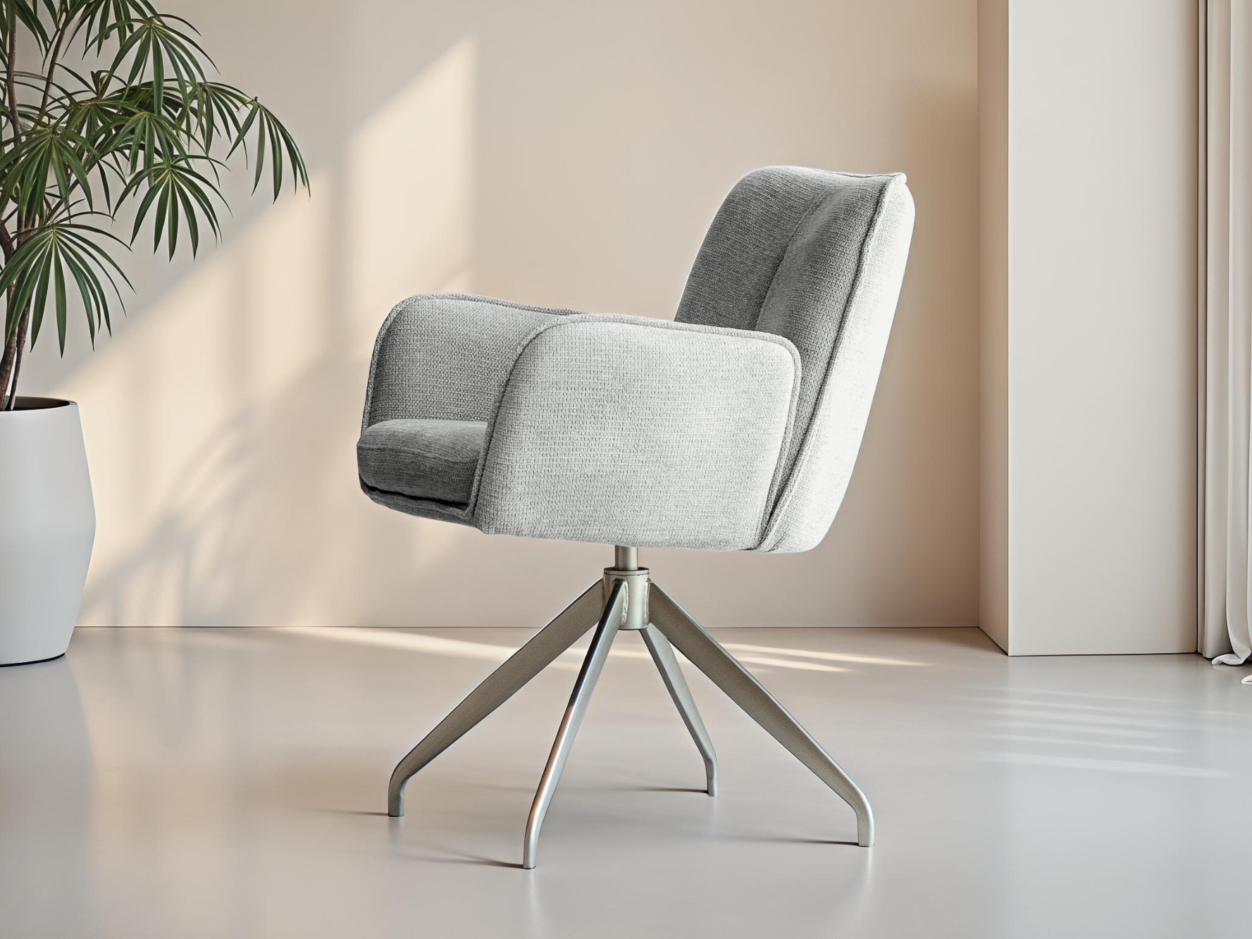 Lichtgrijze stoel met draaionderstel en strakke afwerking voor een minimalistische eetruimte