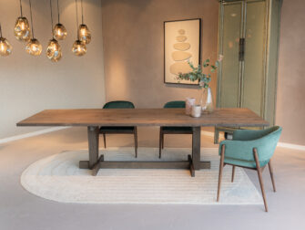 Eetkamerstoel Remilly - Eppic select sorisso agave - walnut chique eetkamerstoel met ronde houten poten