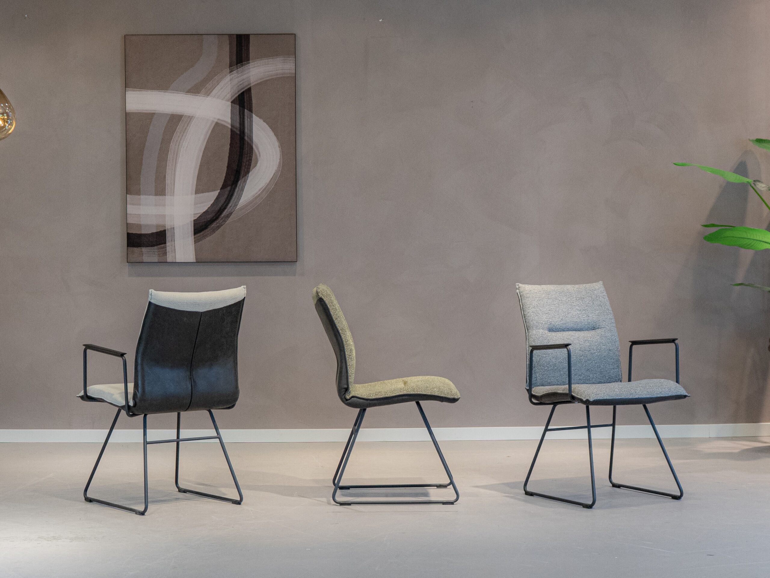 Eetkamerstoel Remy - achterzijde africa leer testa di moro - voorzijde sneak linen, moss, steel