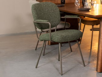 Eetkamerstoel met armleuningen, groene Boucle bekleding en onderstel in donkergroen metaal
