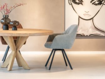 Blauwgrijze Sorso eetkamerstoel: de perfecte combinatie van comfort en stijl.