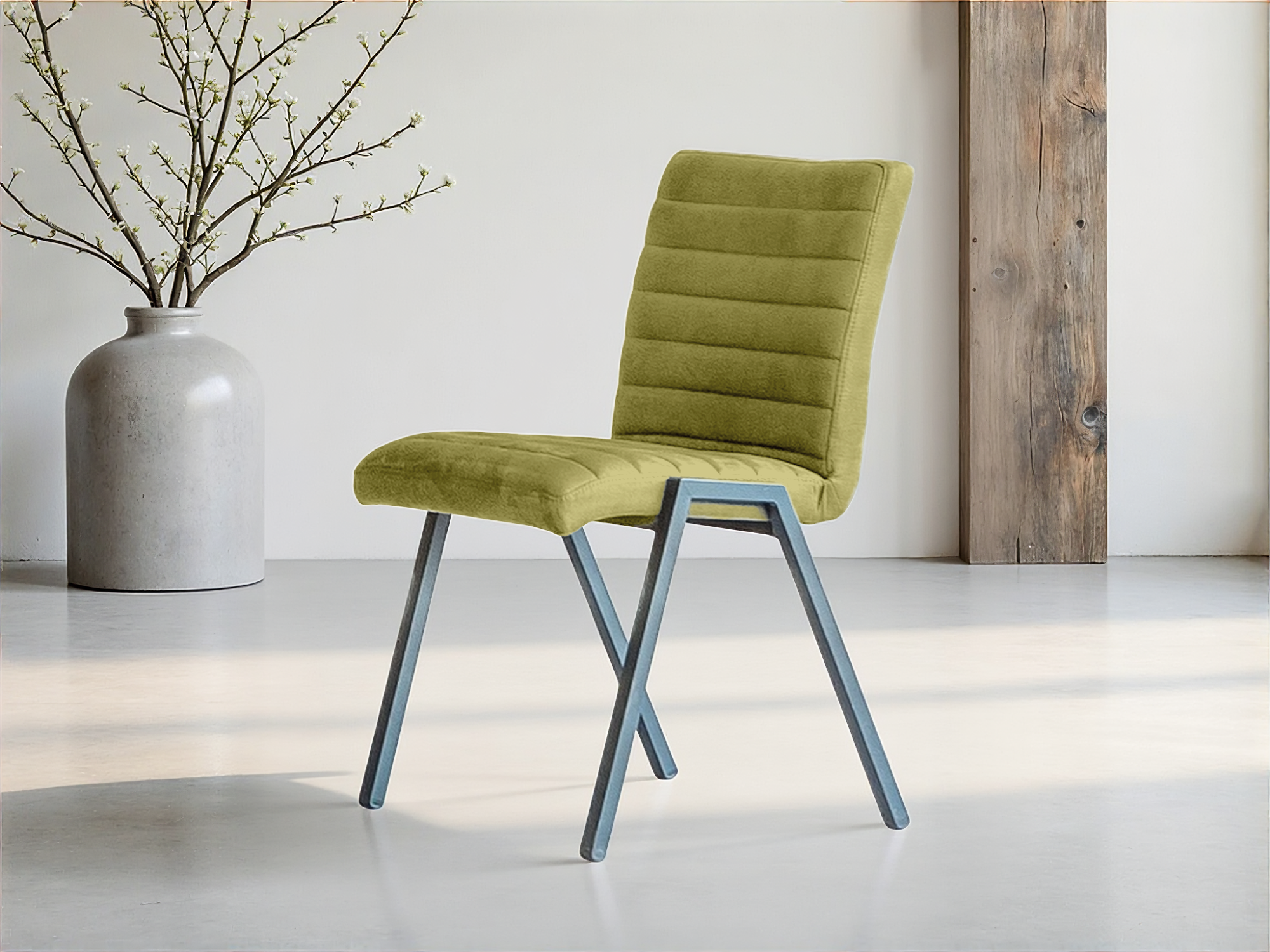 Groene moderne eetkamerstoel met comfortabele zitting