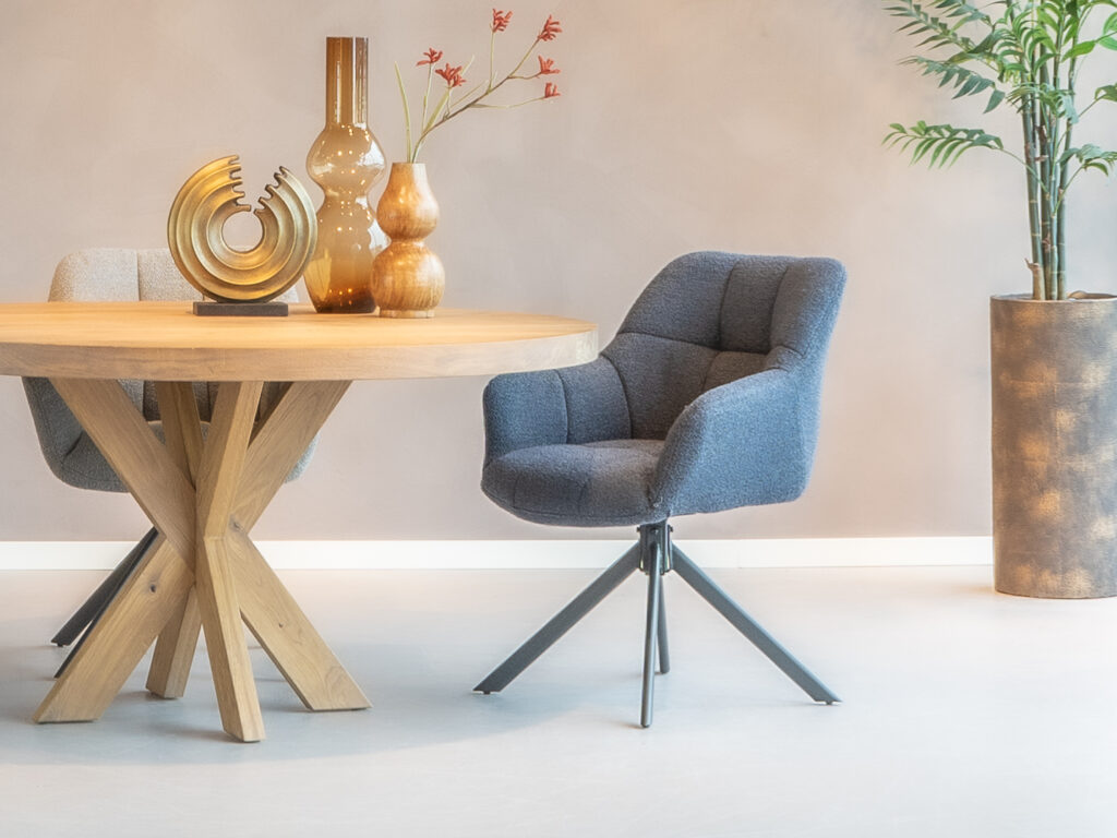 blauw draaistoel eethoek