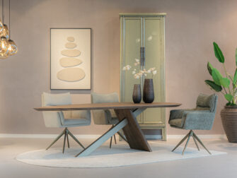 stoel met draaibare zitting en stevige poten voor optimaal gebruiksgemak