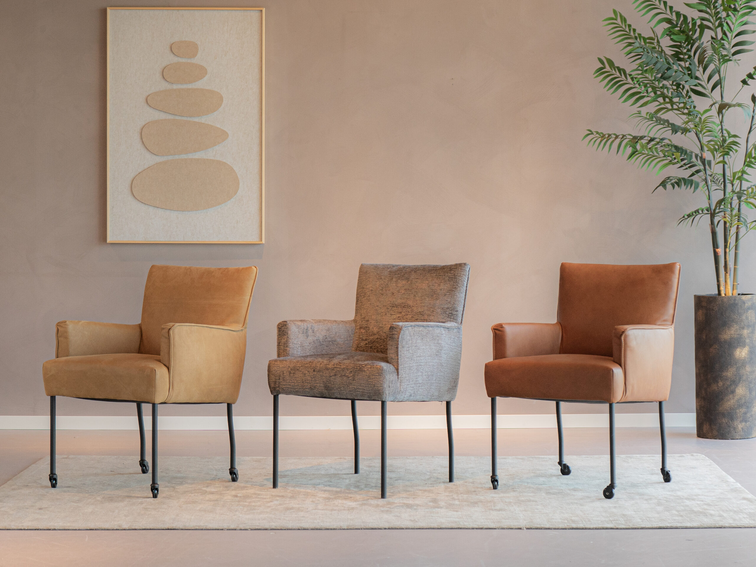 Eetkamerstoelen met wielen en zwarte ronde pootjes