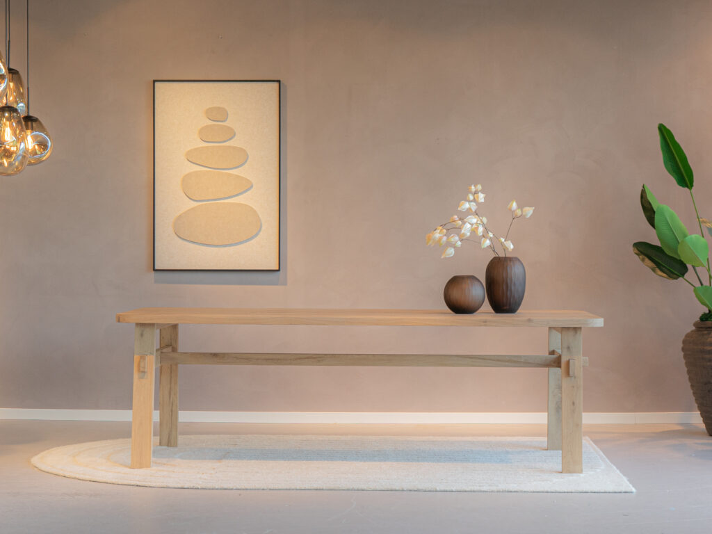 eiken tafel met stevige houten poten