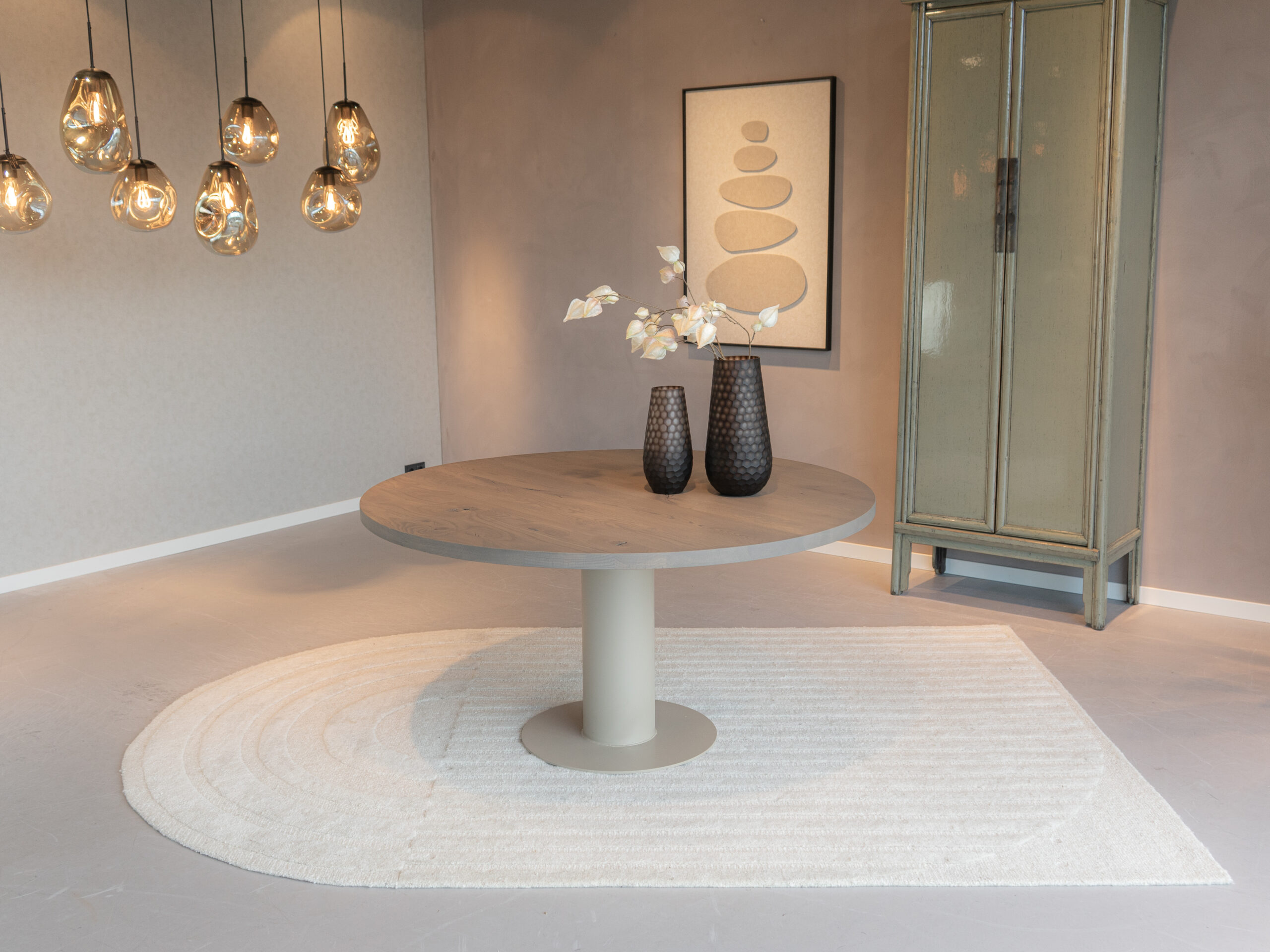 eettafel massief eiken met lichte metaal kleur onderstel