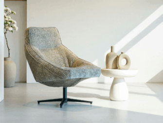 Draai fauteuil met zeer comfortabele zitkuip en hoge rugleuning