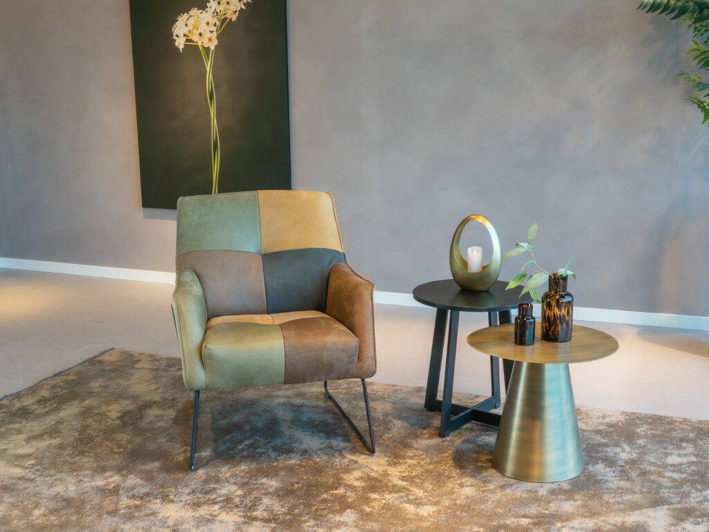 stoere fauteuil in leer met veel kleuren