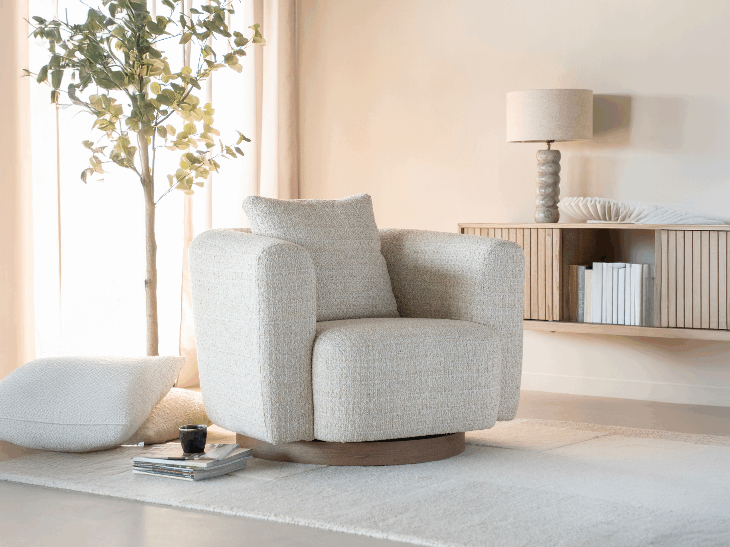 Fauteuil met grove geweven print en ronde armleuningen