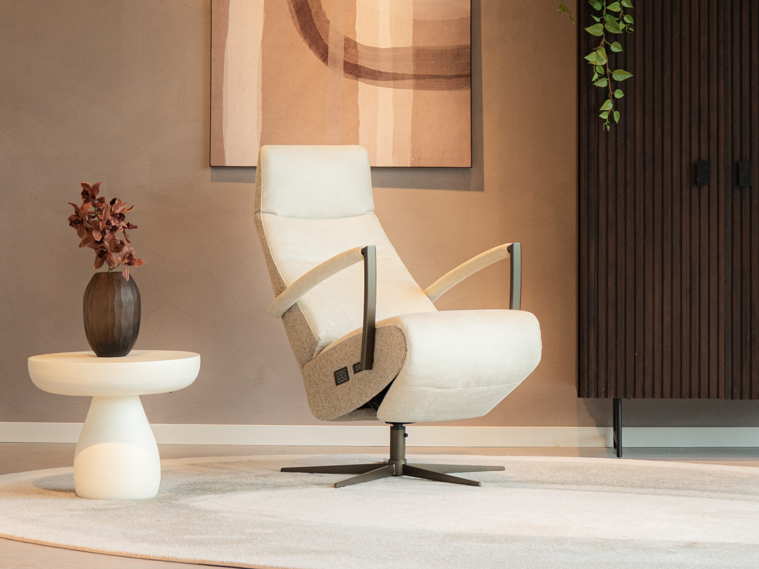 Ergonomische loungestoel met zachte bekleding en verstelbare zitpositie