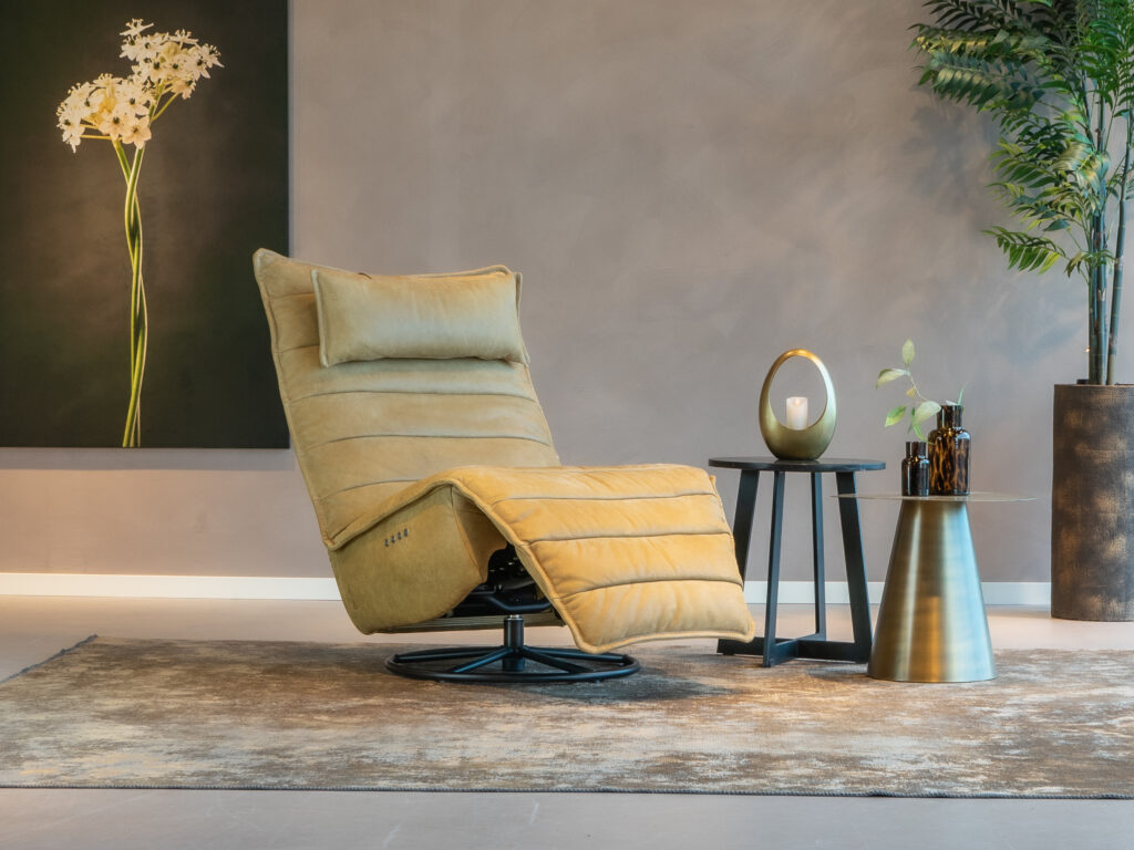 elektrische cognac fauteuil met kussen