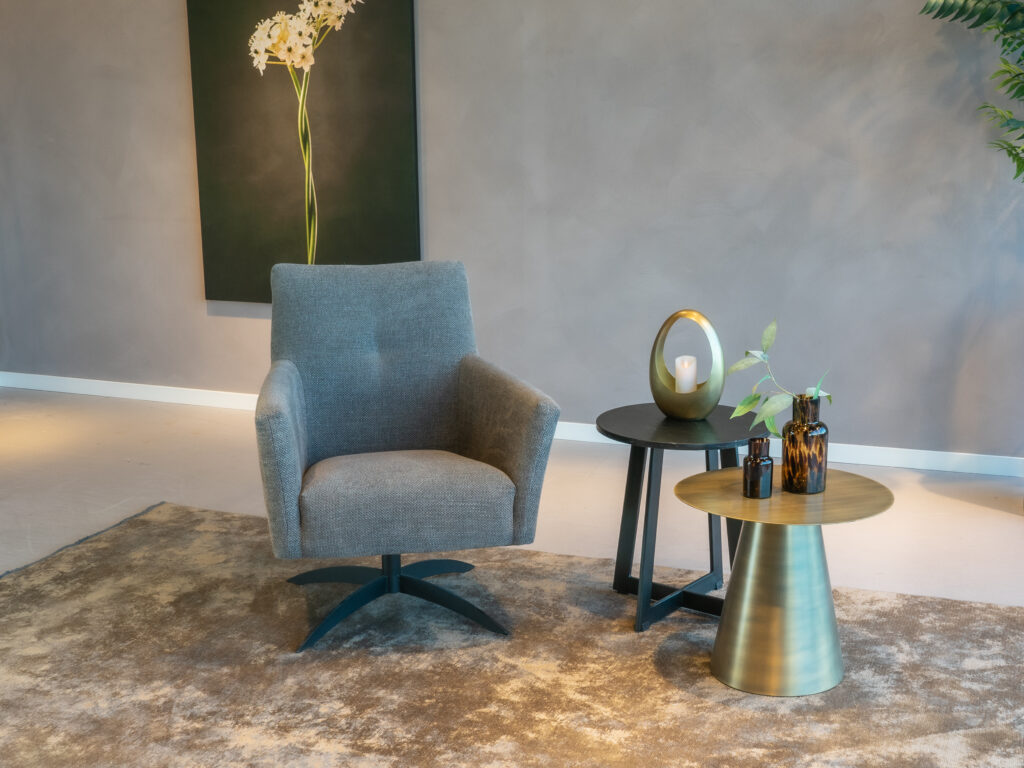 grijze draaifauteuil uit voorraad