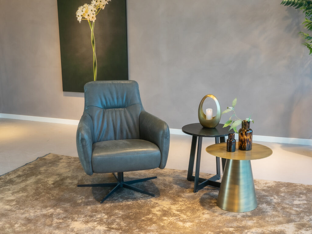 fauteuil met salontafels