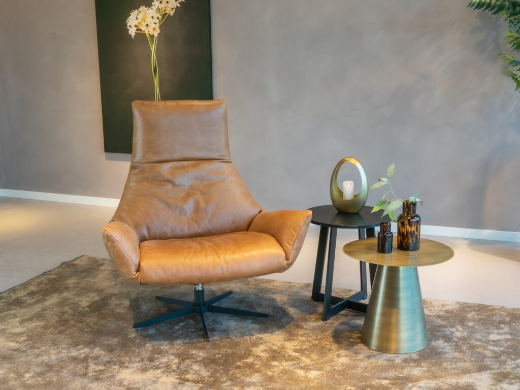 cognac draaifauteuil met armleuningen