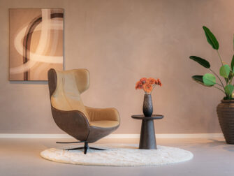 moderne fauteuil met kantelfunctie in het leer